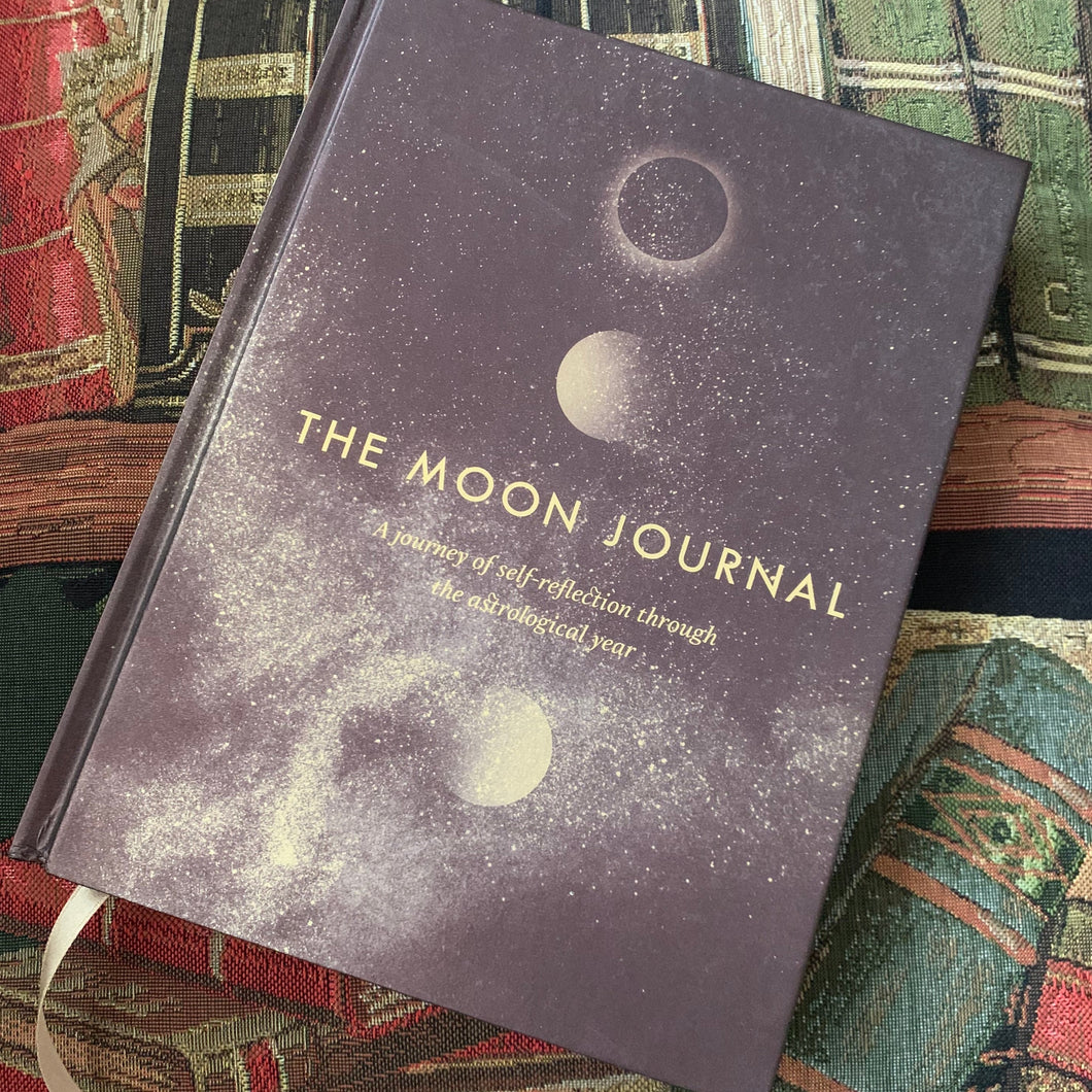 MOON JOURNAL A JOURNEY OF SELF-REFLECTION THROUGH THE ASTROLOGICAL YEAR