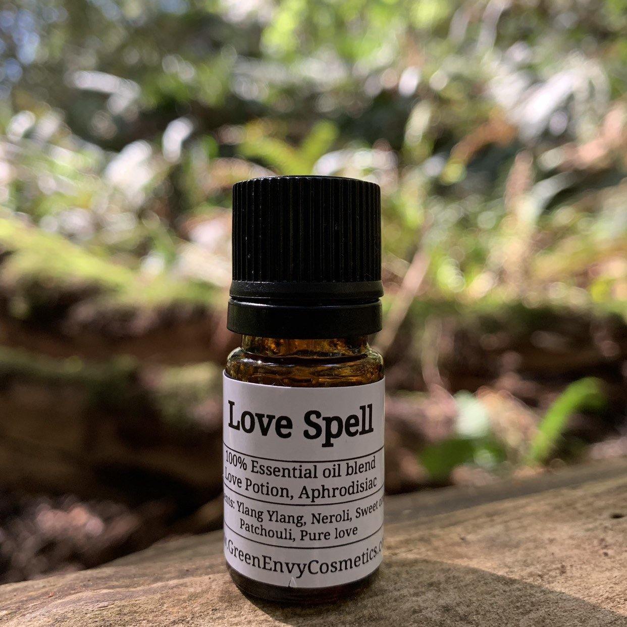 LOVE SPELL ESSENTIAL OIL BLEND FLORAL ESSENTIAL OILS BEST